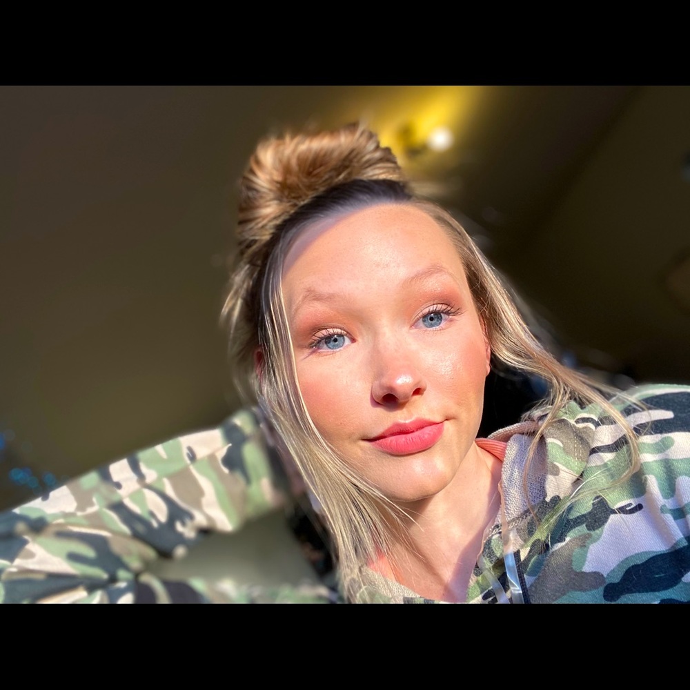 Meet your Posher, Belle